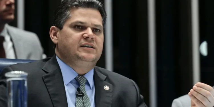 alcolumbre-marca-votacao-da-pec-da-seguranca-e-reabre-debate-sobre-maioridade-penal